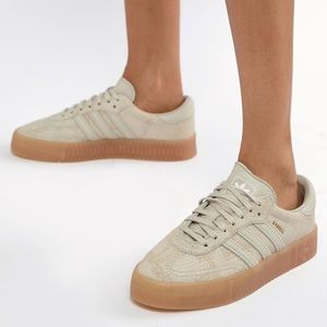 $25 //ADIDAS OG PRINT SNEAKERS. Size 6.5/7